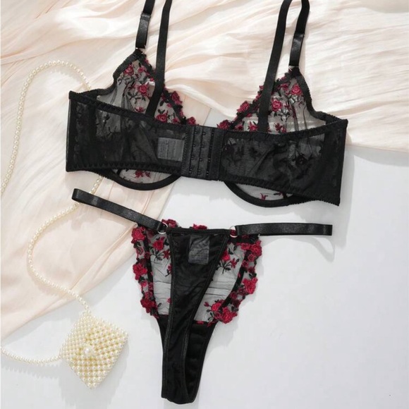 Ebony Rouge Underwire Set by SilkRose - Picture 4 of 7